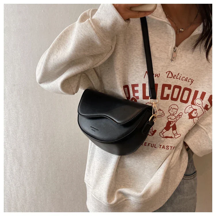 Saddle Bag - Image 15